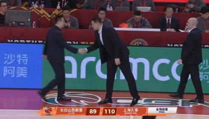 世界杯客户端安装包-一场110:89或让争冠形势变动！上海闹将帅不和？北京广厦机会来了