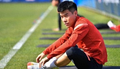 世界杯手机高清观看平台-意外！他可能成大连英博本赛季首位主力难保的功勋球员，引发热议|宋岳|李昂|中卫|保级|于根伟_新浪体育_新浪新闻