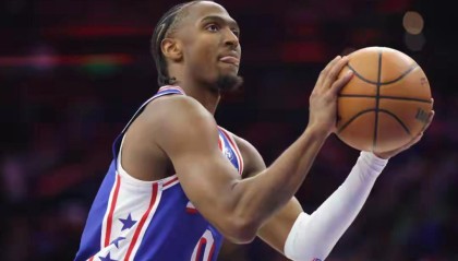 都说你2亿太贵，如今超越亚历山大，成联盟第一，还打成球队老大